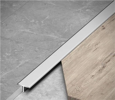 매트 화이트 타일 트림